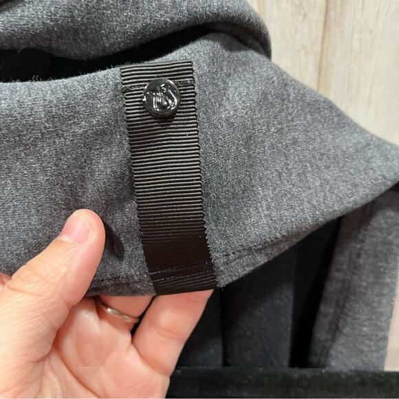 Lululemon Gray Vinyasa Infinity Convertible Scarf Wrap Cover Up Yoga Athleisure - Picture 4 of 6